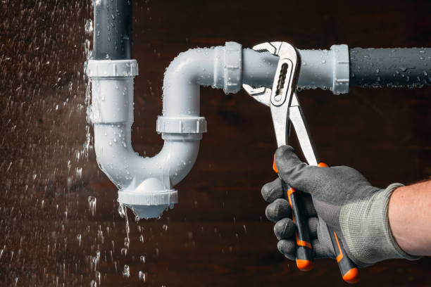 Professional Leak Detection technician working in Evansville, IN